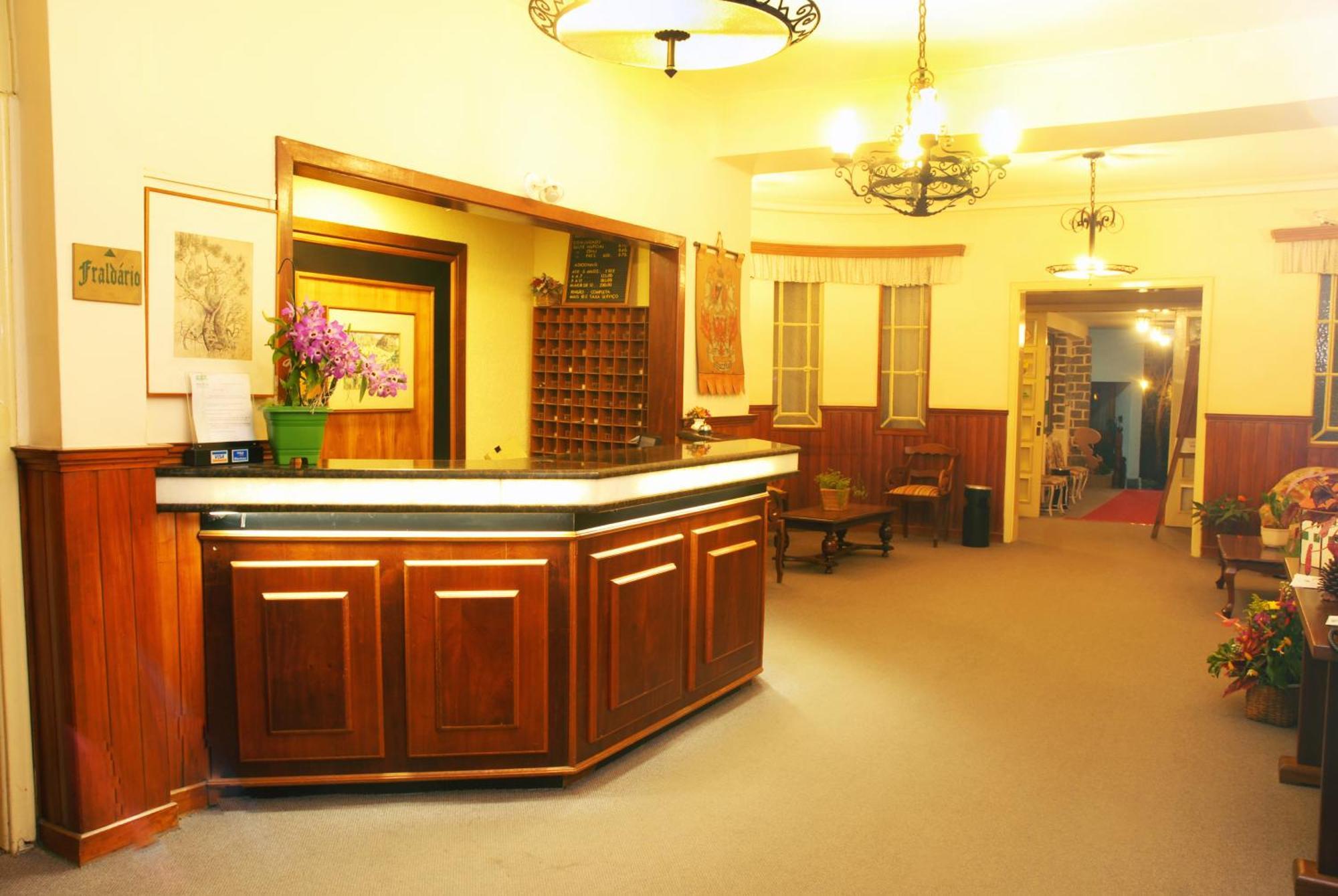 Hotel Bucsky โนวาฟริบูร์โก ภายนอก รูปภาพ