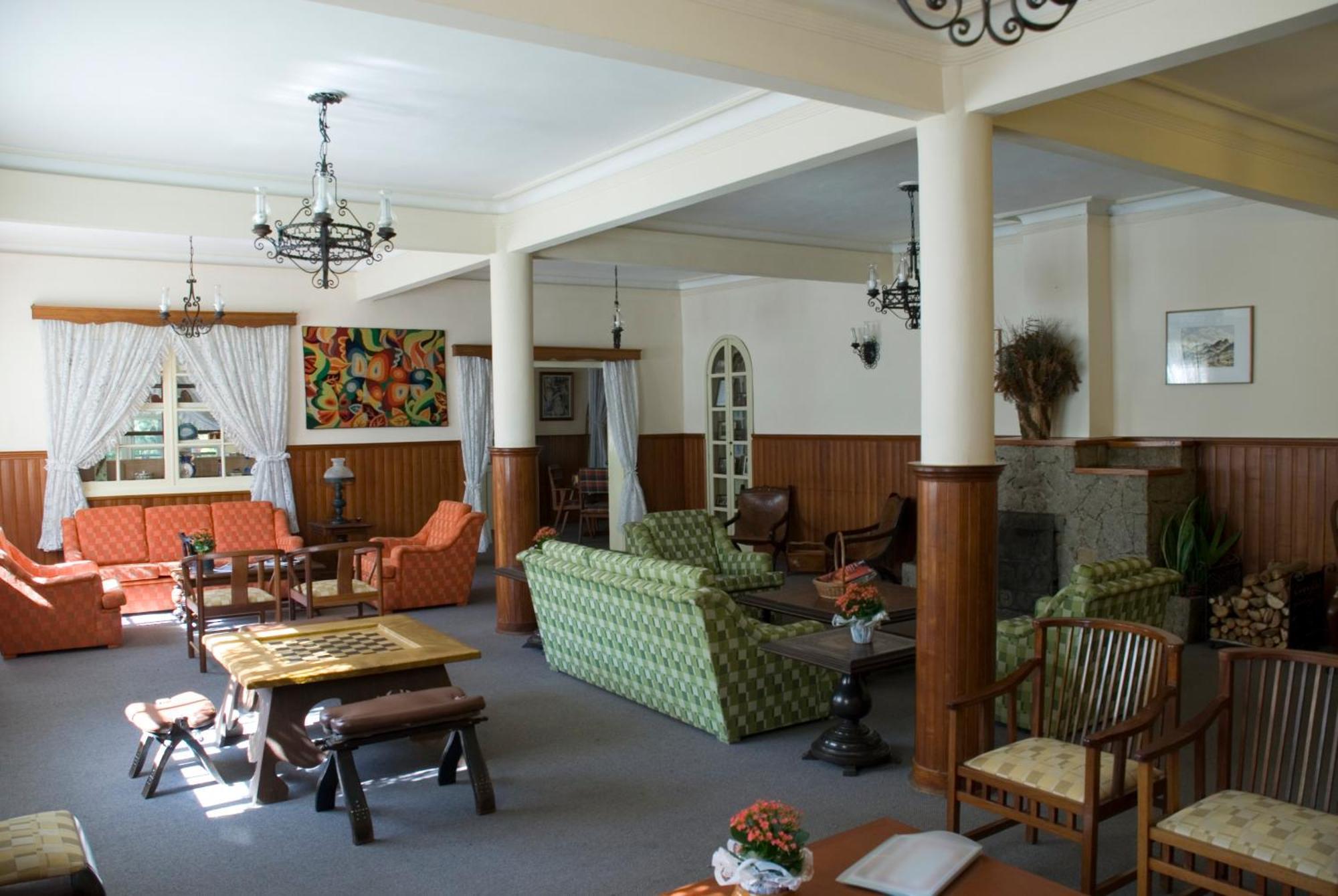 Hotel Bucsky โนวาฟริบูร์โก ภายนอก รูปภาพ