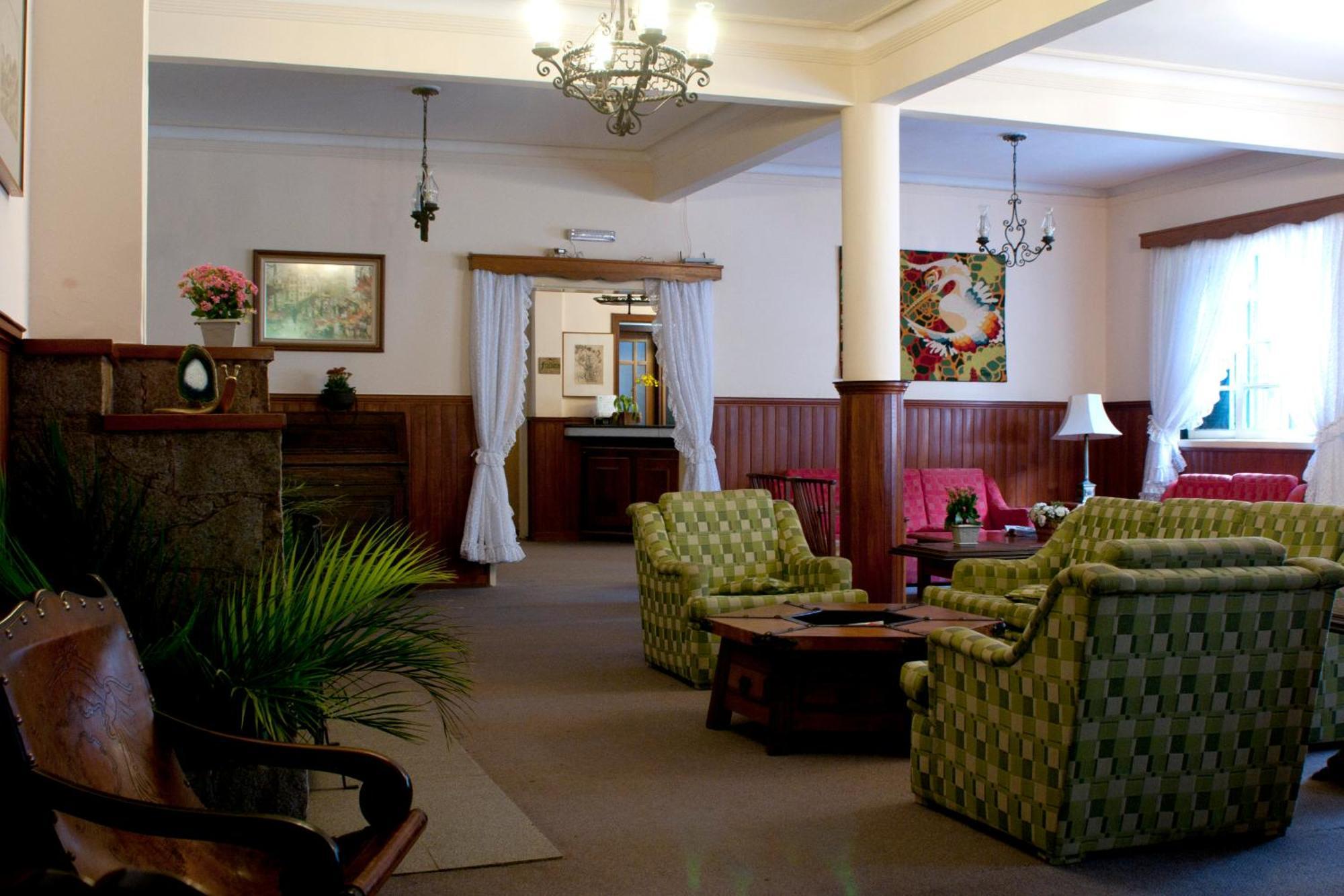 Hotel Bucsky โนวาฟริบูร์โก ภายนอก รูปภาพ