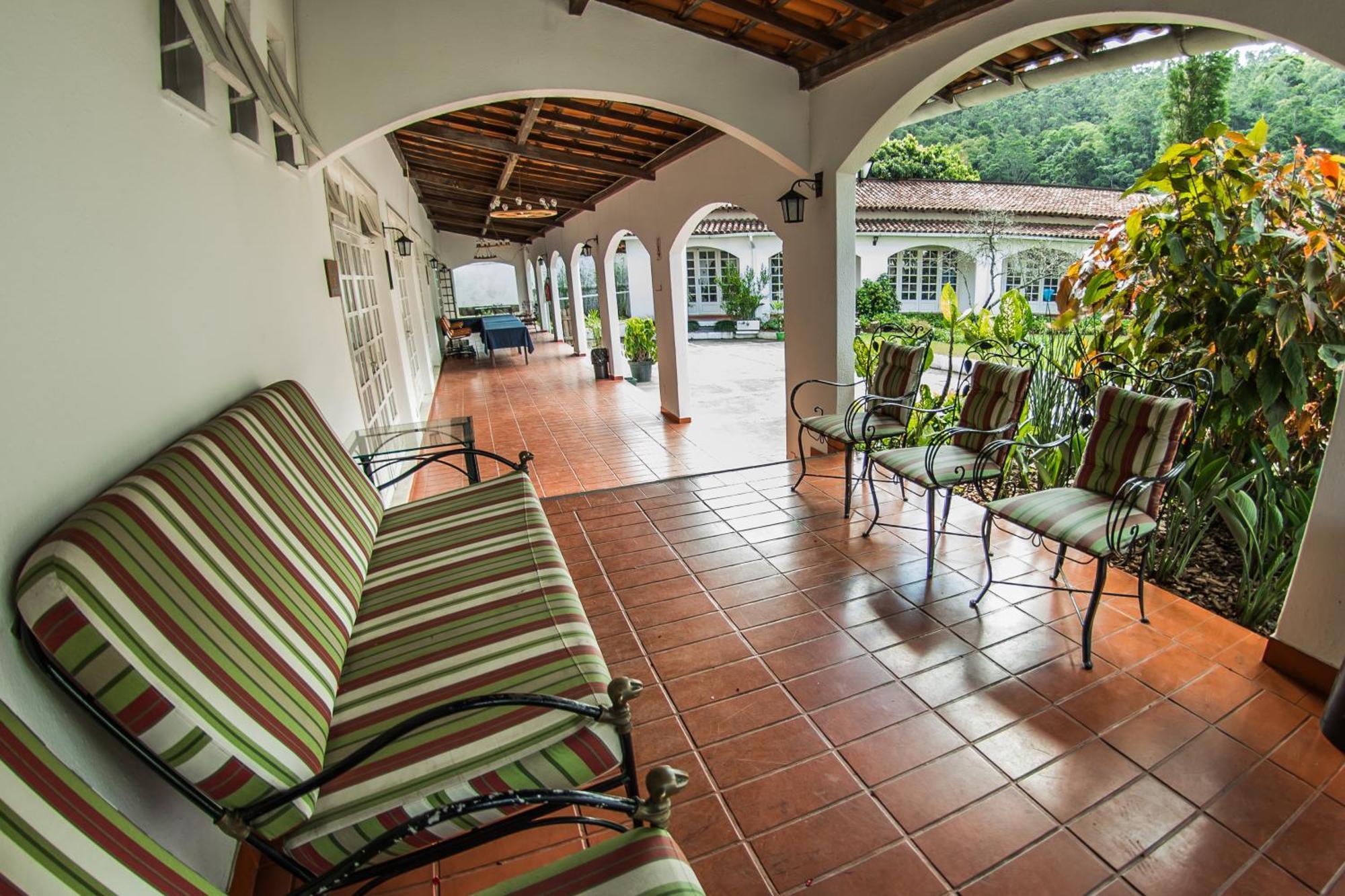 Hotel Bucsky โนวาฟริบูร์โก ภายนอก รูปภาพ