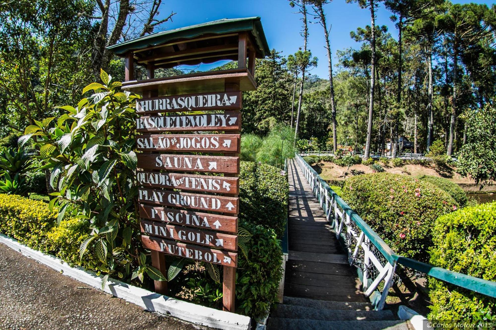 Hotel Bucsky โนวาฟริบูร์โก ภายนอก รูปภาพ
