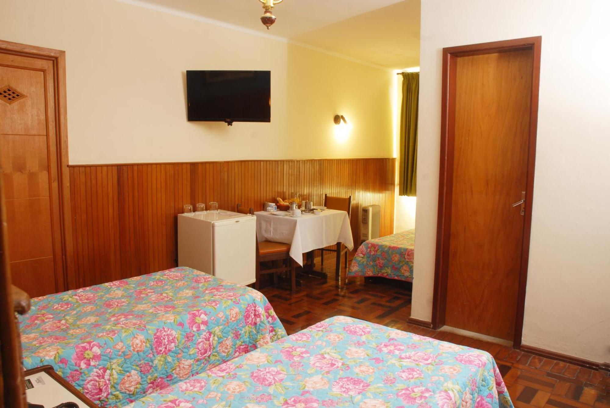 Hotel Bucsky โนวาฟริบูร์โก ห้อง รูปภาพ